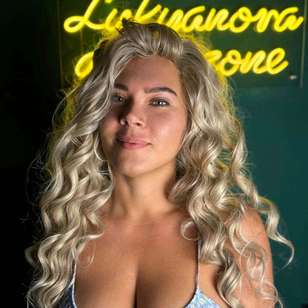 BustyNicoleX